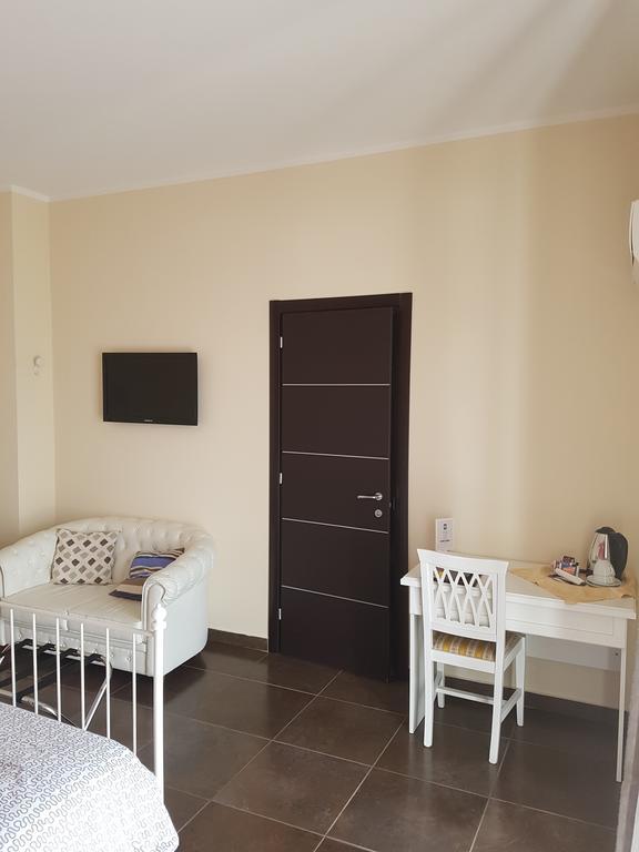 Hotel Ascot Кайанелло Экстерьер фото
