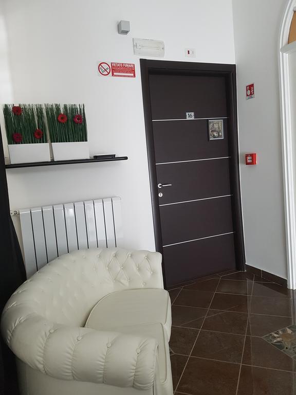 Hotel Ascot Кайанелло Экстерьер фото