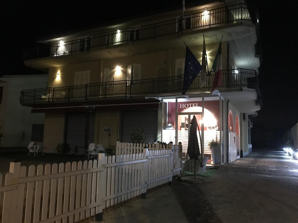 Hotel Ascot Кайанелло Экстерьер фото
